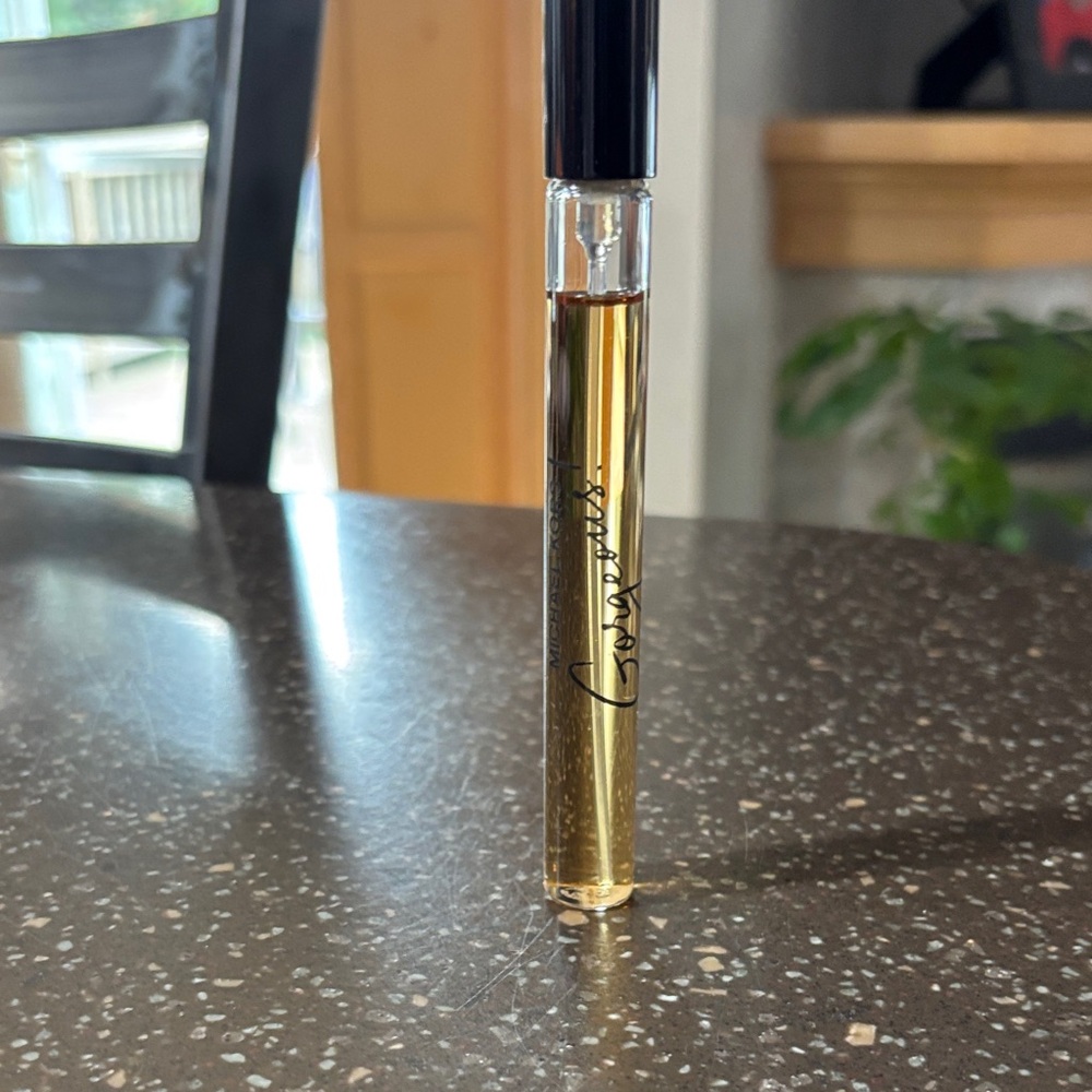 Michael Kors “Gorgeous” Eau de Parfum travel spray